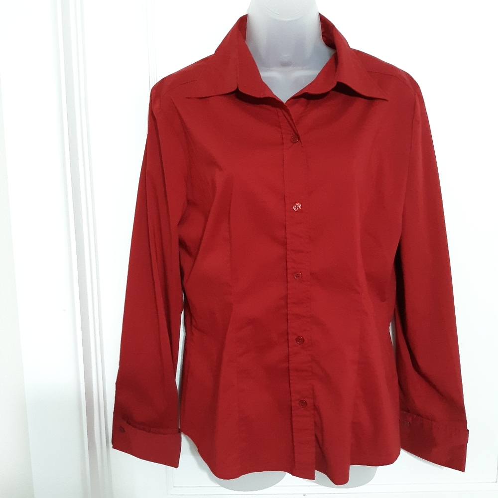 NEW YORK & CO Button Down Shirt  Scarlet Red Large
